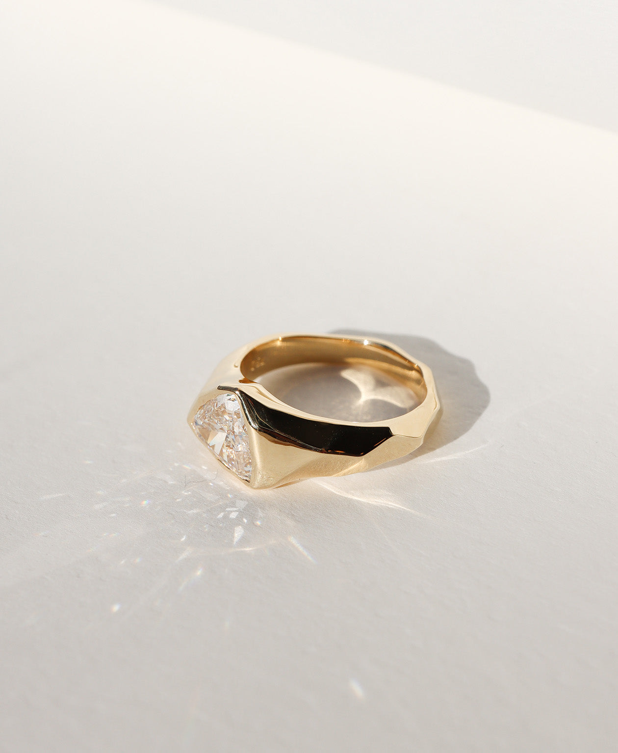 Bespoke 240 - 18k Yellow Gold, Diamond