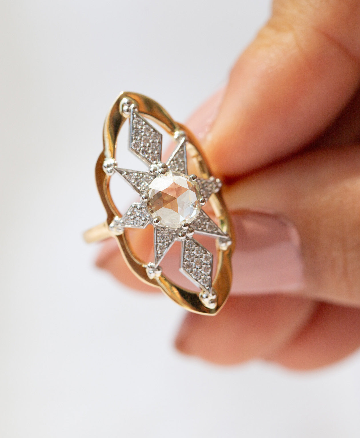 One of a Kind 131 - 18k Yellow Gold, Diamond