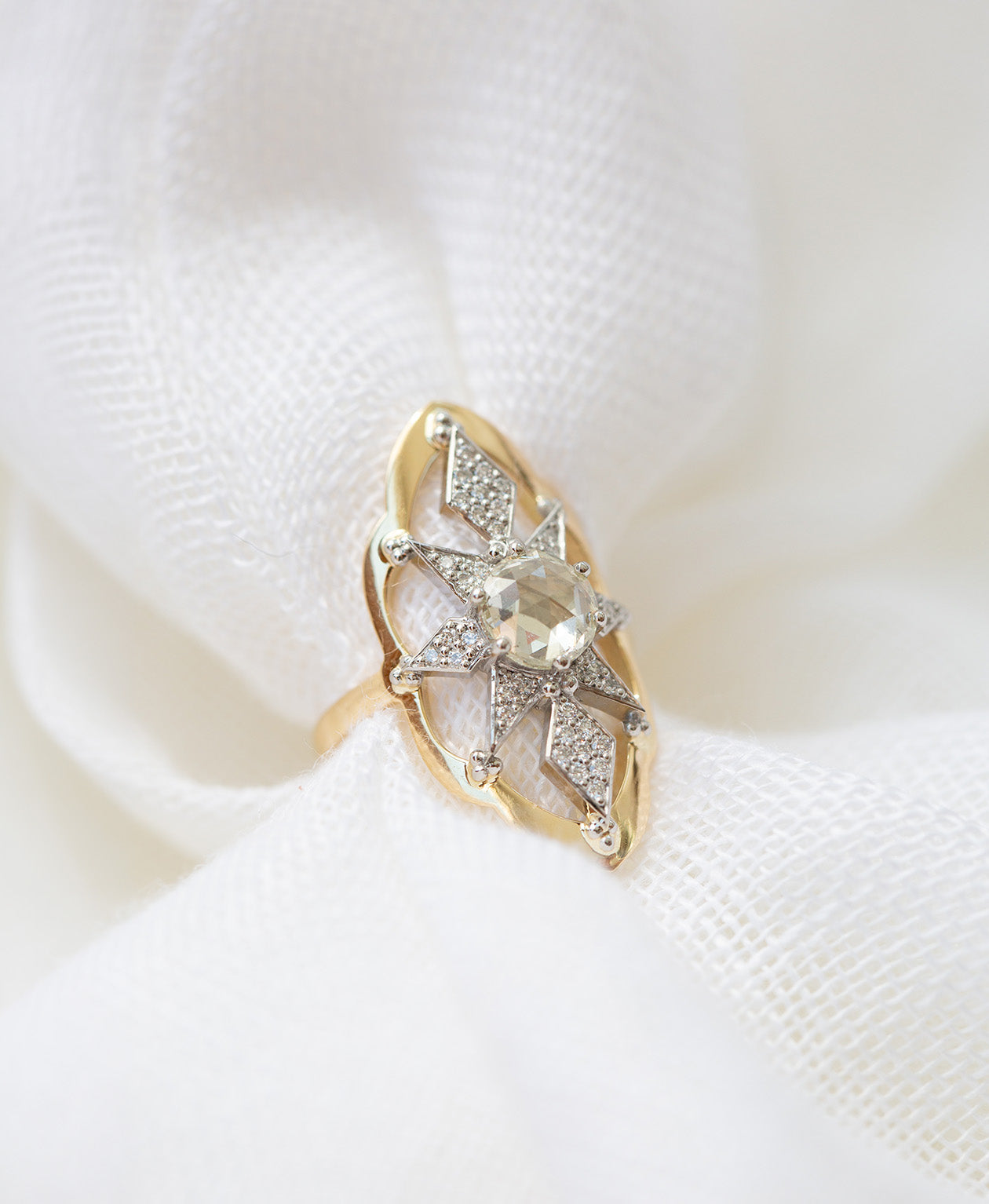 One of a Kind 131 - 18k Yellow Gold, Diamond