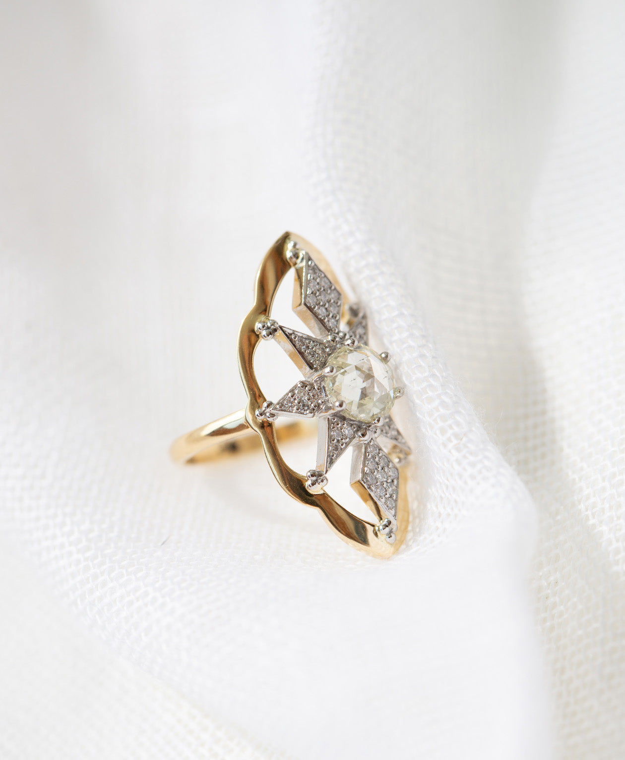 One of a Kind 131 - 18k Yellow Gold, Diamond