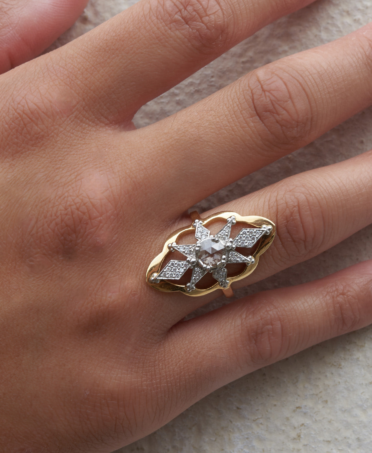 One of a Kind 131 - 18k Yellow Gold, Diamond
