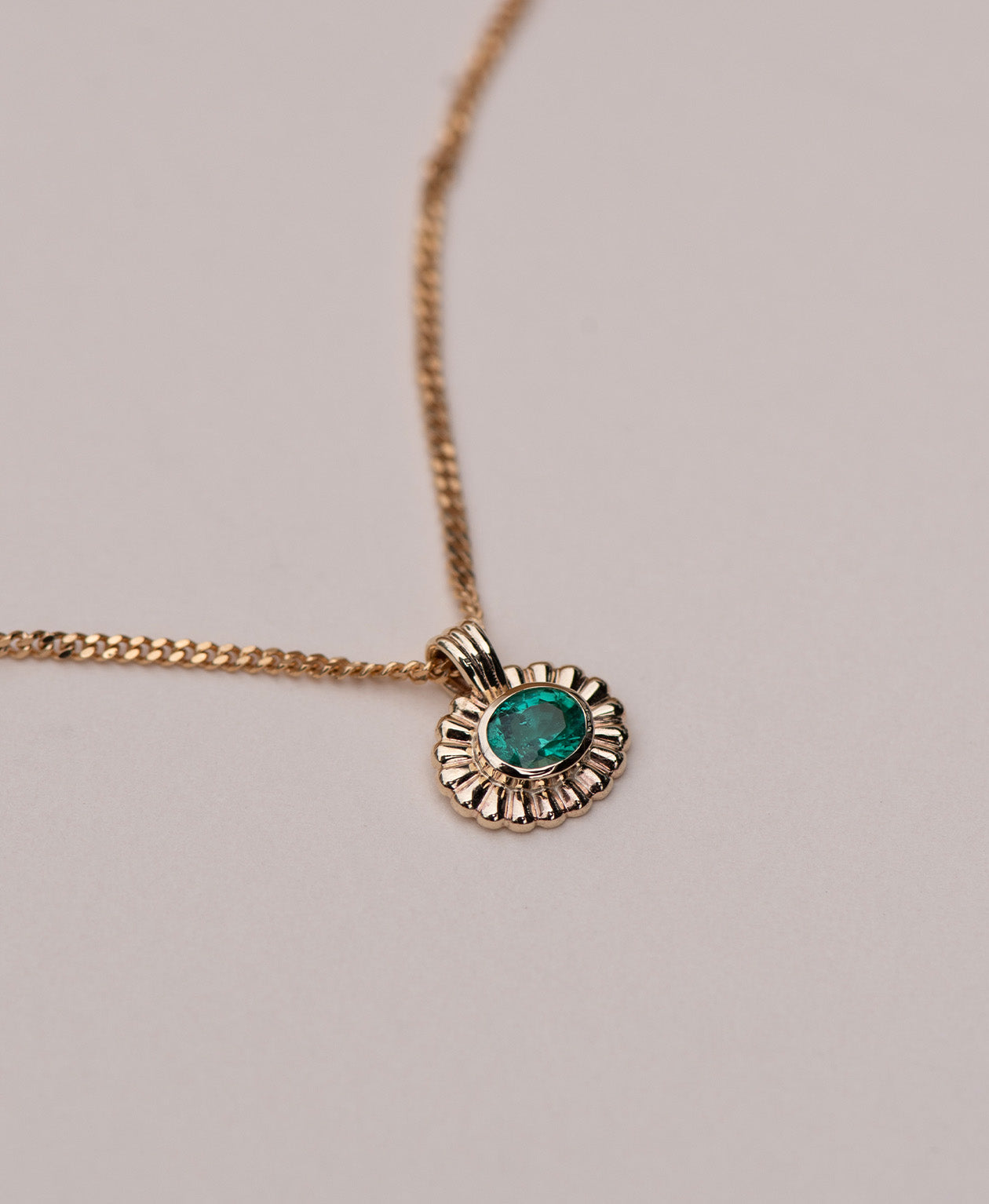 Limited Edition 191 - 9k Yellow Gold, Emerald