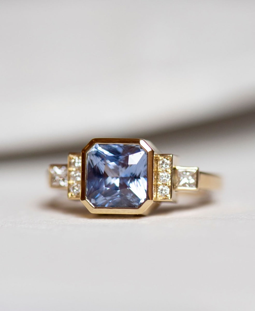 Bespoke 202 - 18k Yellow Gold, Sapphire