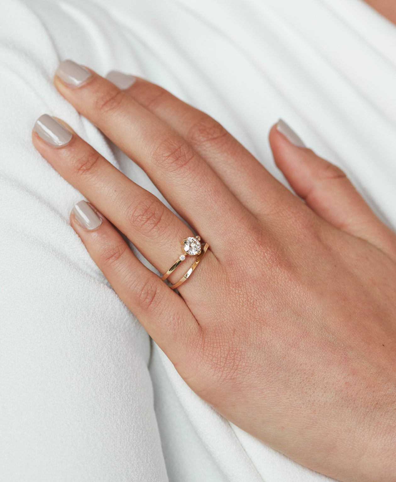 Claridad Engagement Ring - 18k Yellow Gold, Round Brilliant Cut Diamond 1 carat
