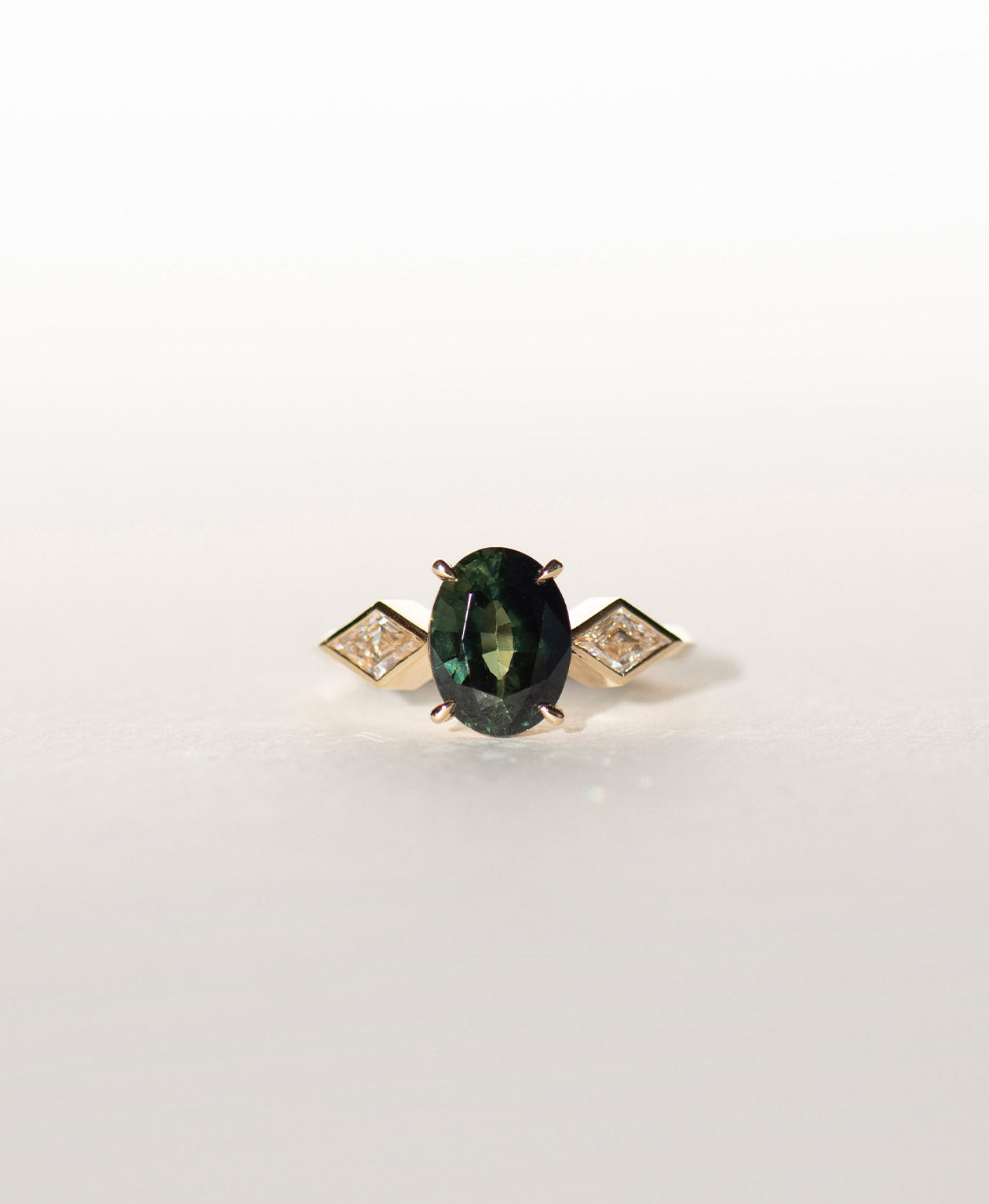Cyra Engagement Ring - 18k Yellow Gold, Oval Cut Teal Sapphire 3.21 carat