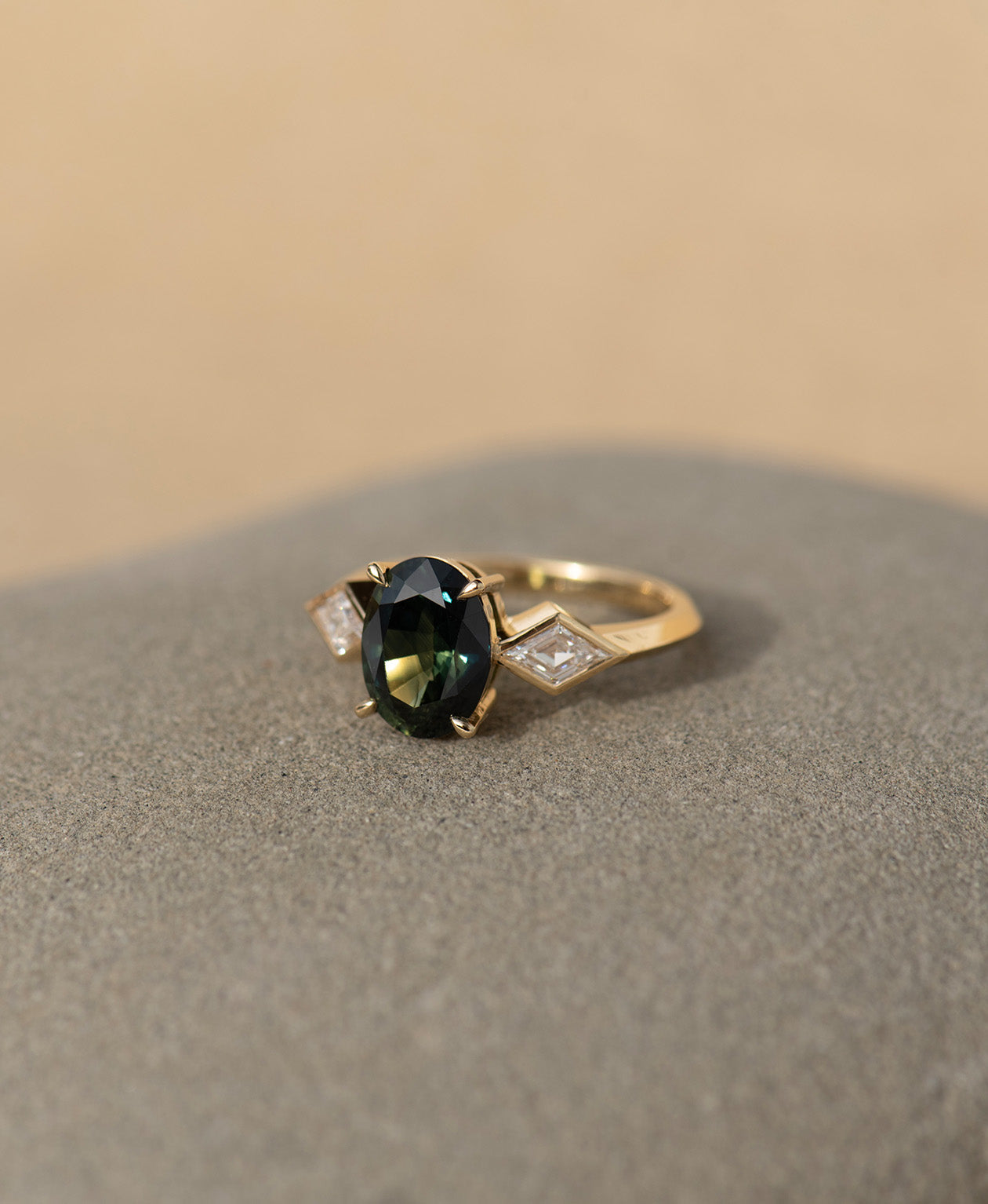 Cyra Engagement Ring - 18k Yellow Gold, Oval Cut Teal Sapphire 3.21 carat