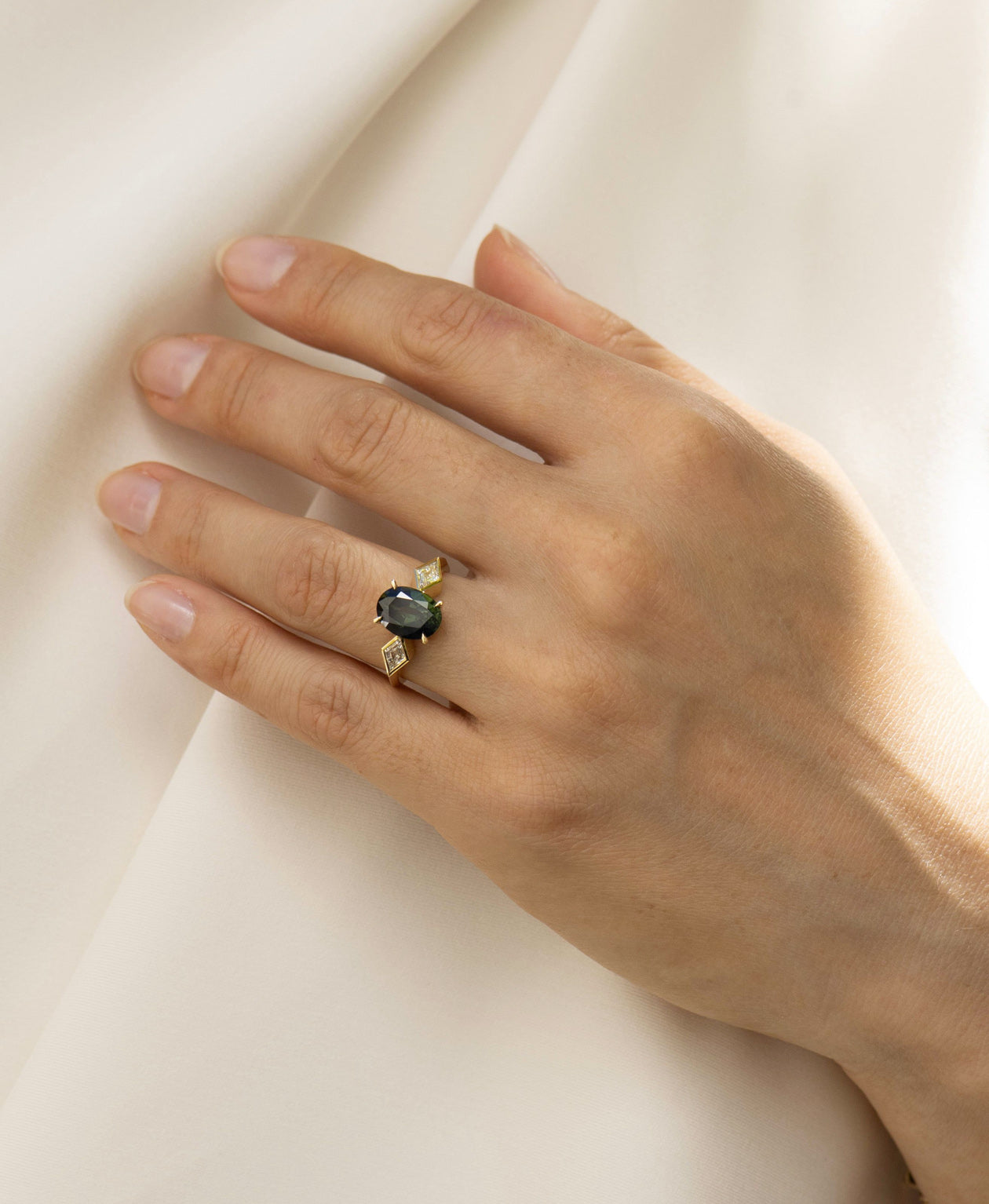 Cyra Engagement Ring - 18k Yellow Gold, Oval Cut Teal Sapphire 3.21 carat