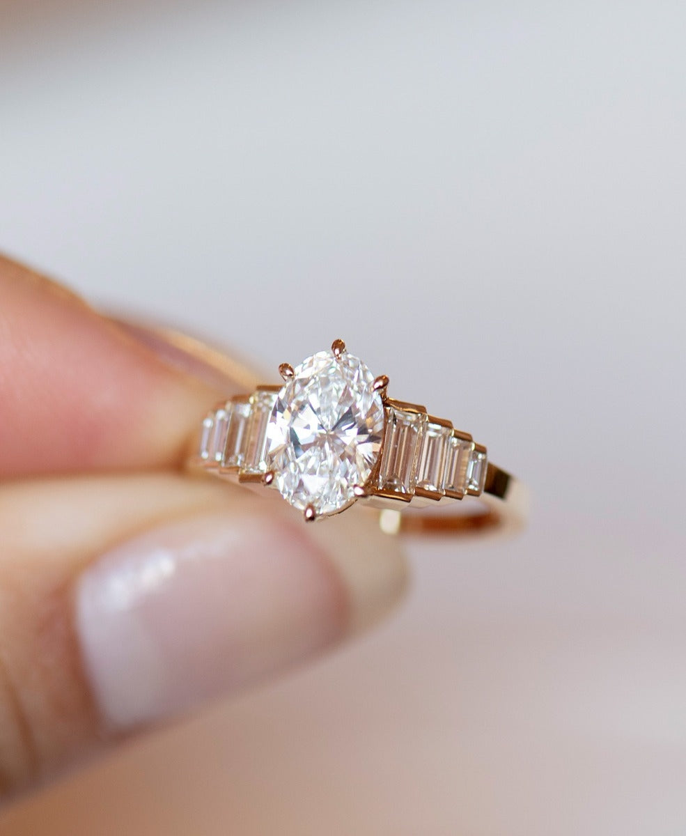 Fides Engagement Ring - 18k Yellow Gold, Oval Brilliant Diamond 