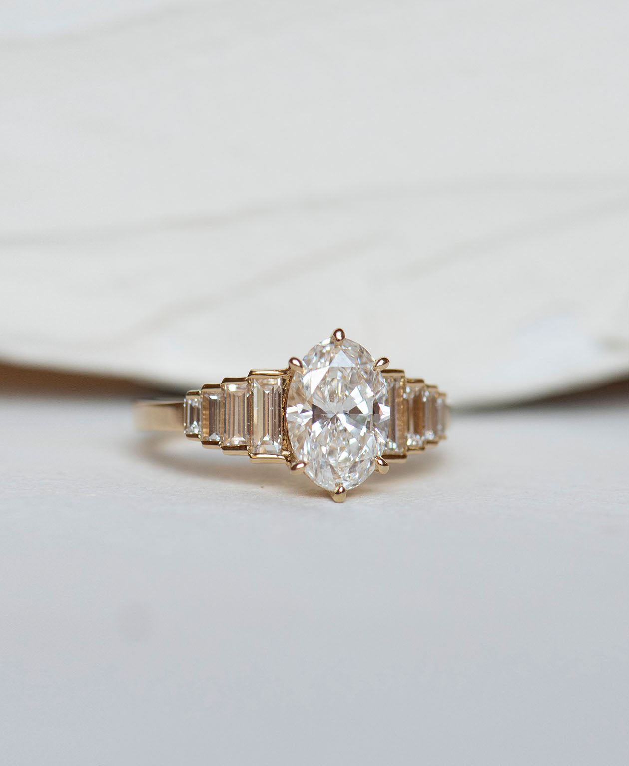 Fides Engagement Ring 18k Yellow Gold, Oval Brilliant Diamond