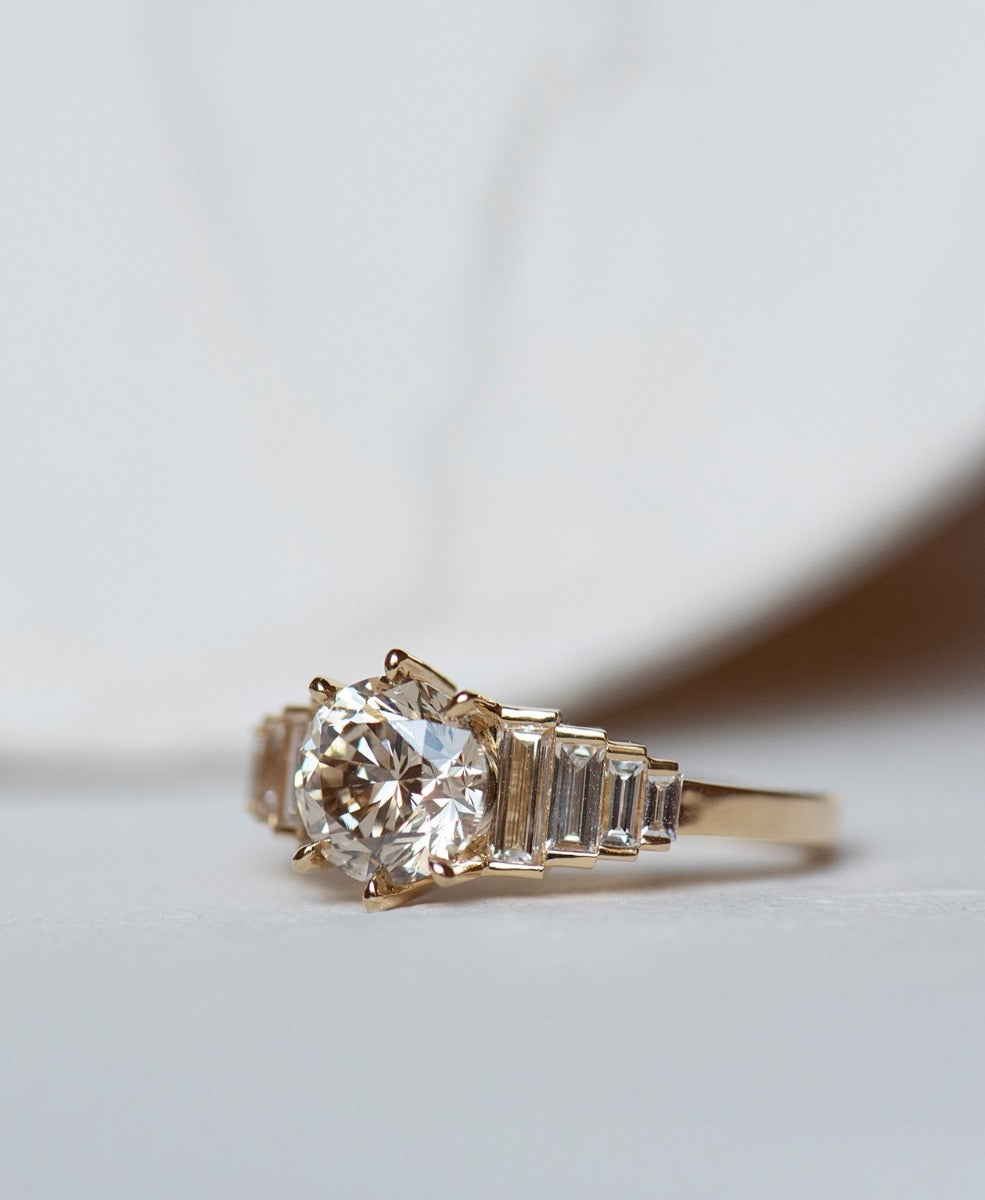 Fides Engagement Ring 18k Yellow Gold, Round Brilliant Champagne