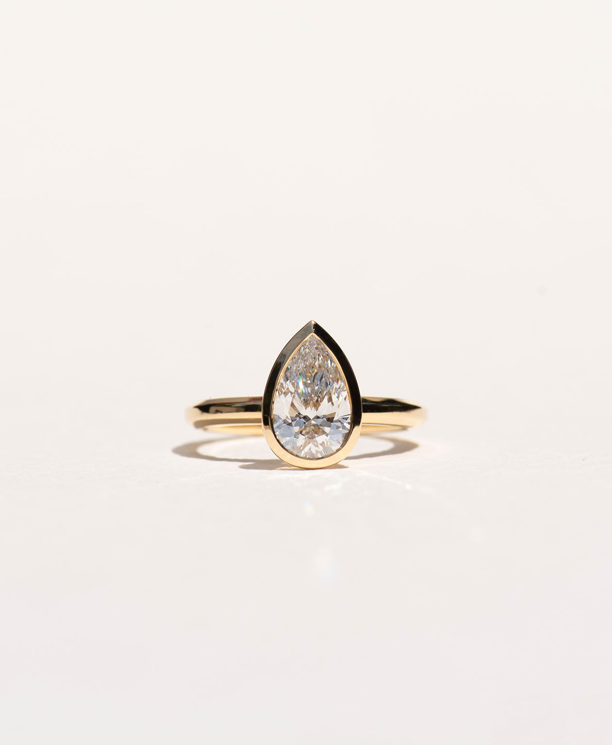 Frida Engagement Ring - 18k Yellow Gold, Pear Cut Lab Grown Diamond 2.20 carat