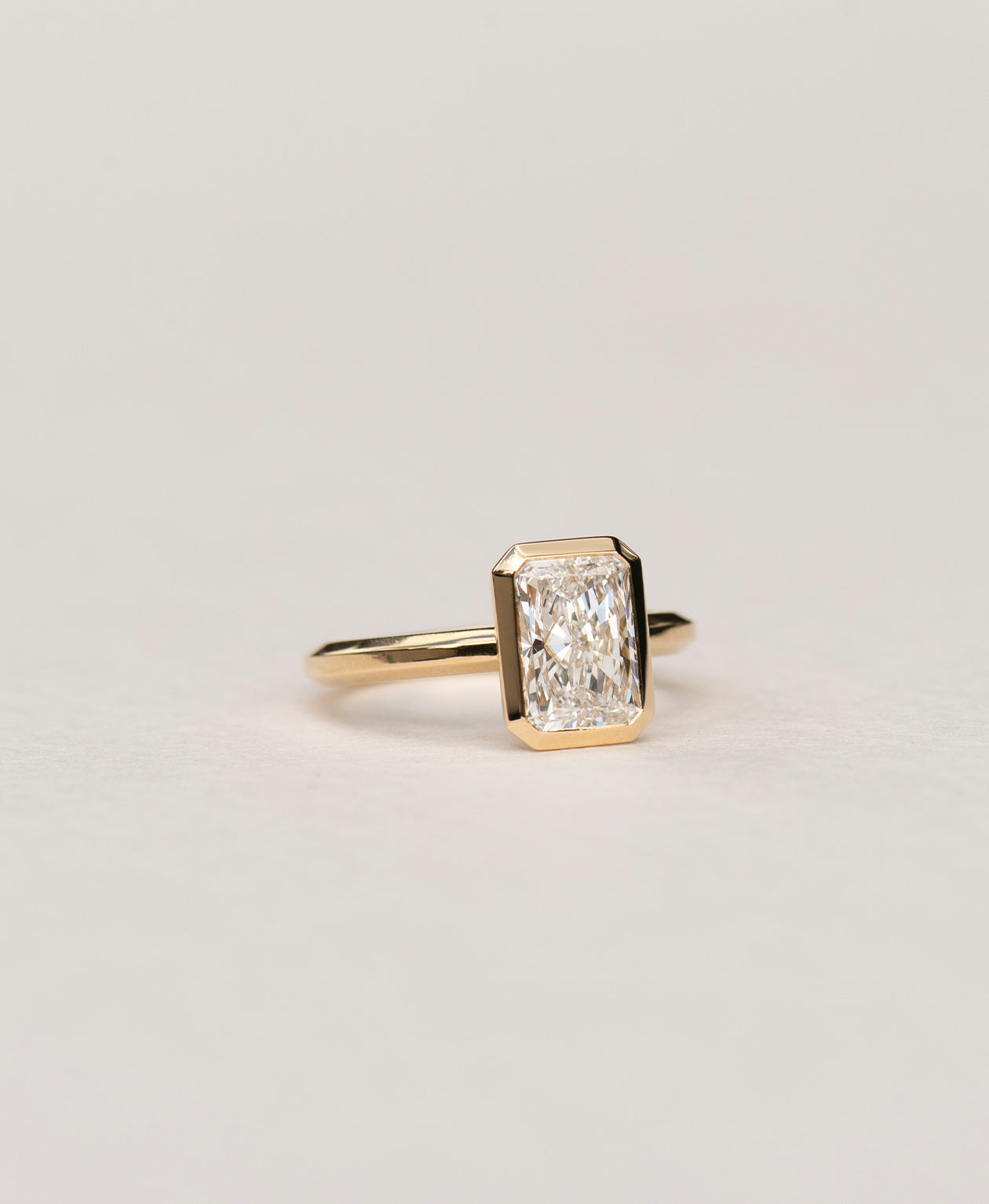 Frida Engagement Ring - 18k Yellow Gold, Radiant Cut Lab Grown Diamond 2.80 carat