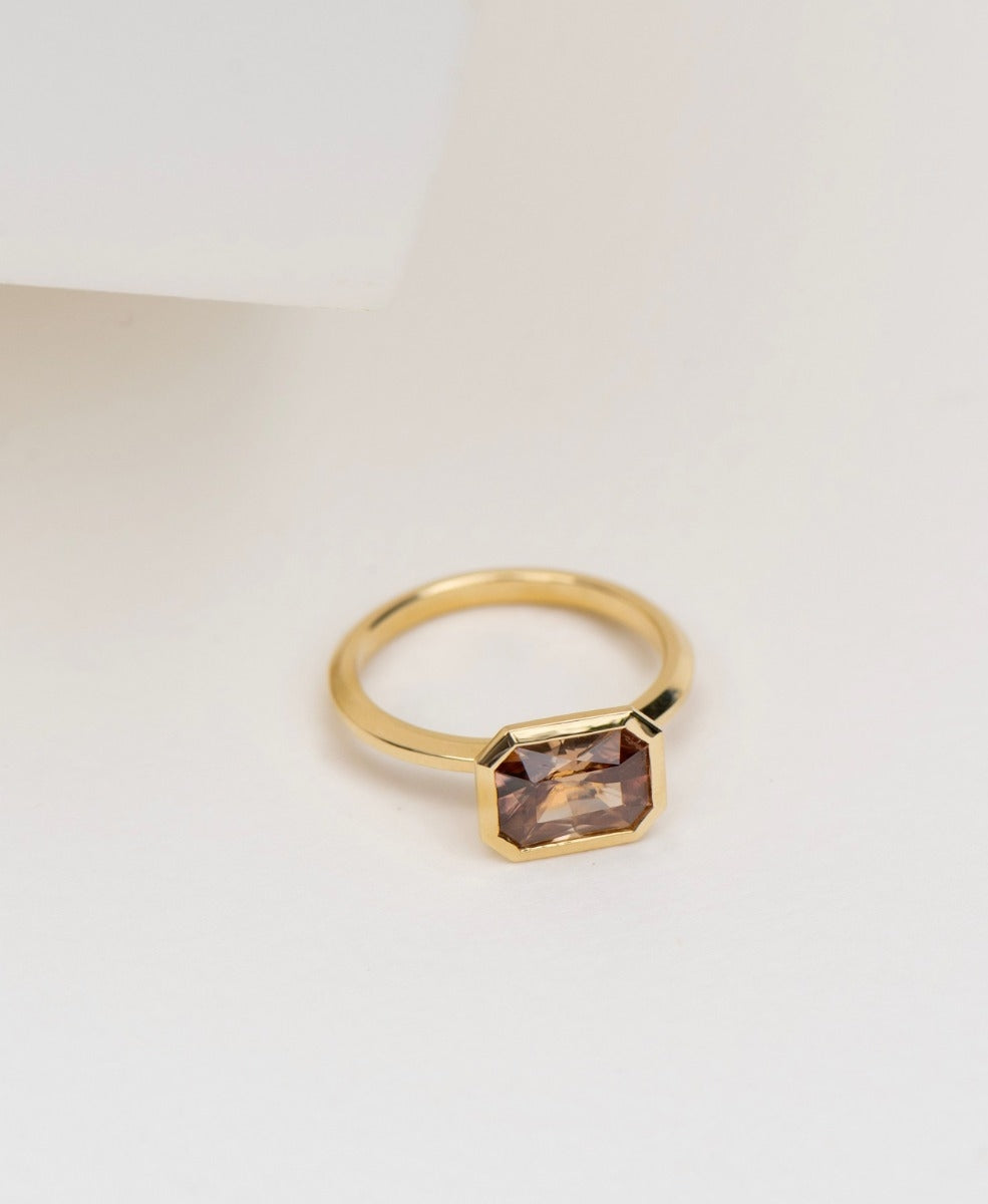 Frida Ring - 18k Yellow Gold, Radiant Cut Champagne Zircon 2.48 carat