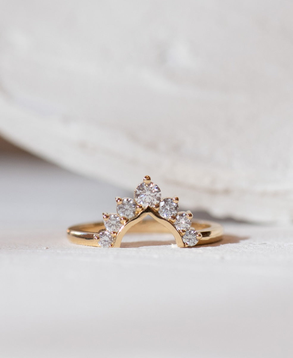 Grand Graduated Iris Wedding Band - 18k Yellow Gold, Diamond