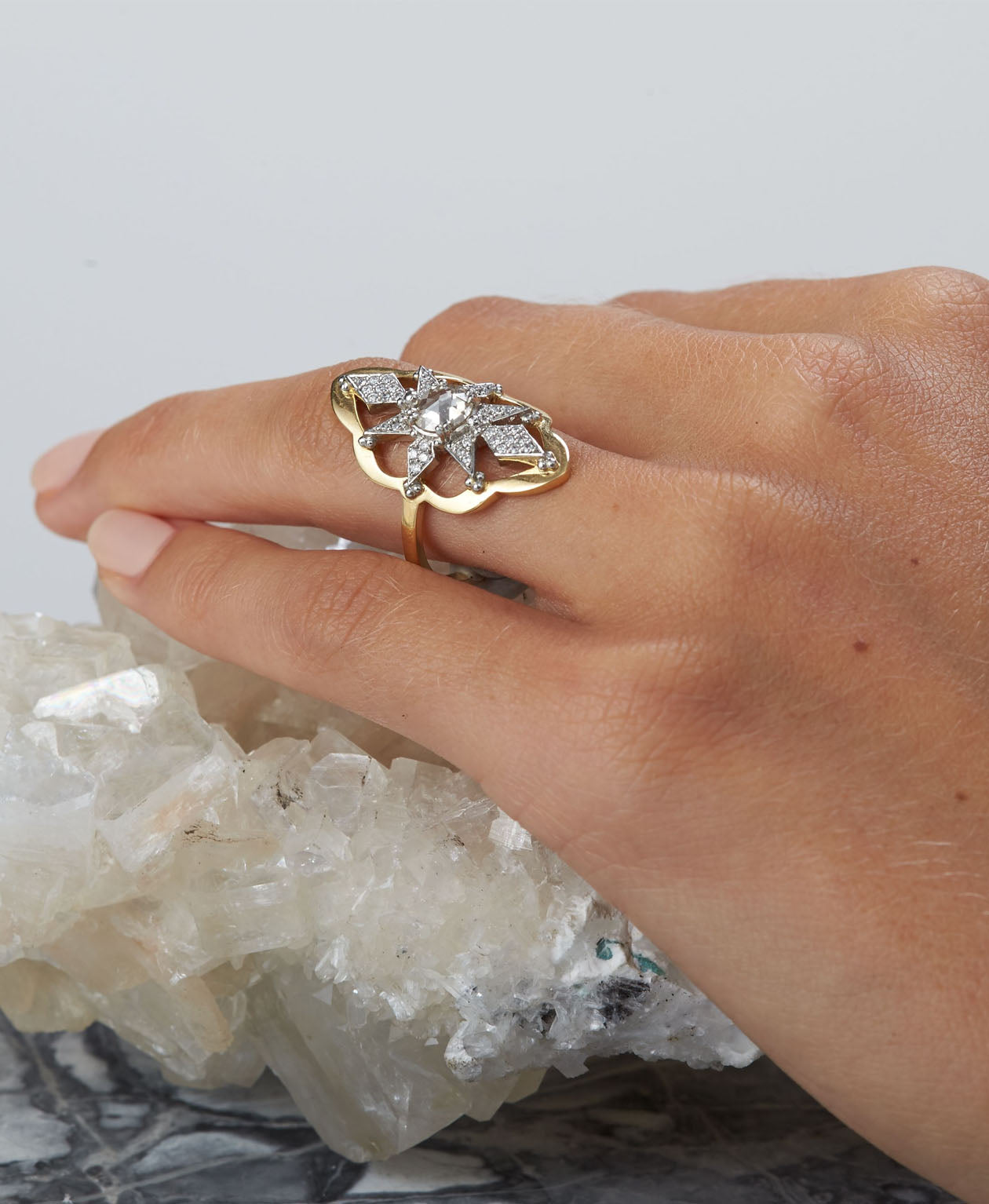 One of a Kind 131 - 18k Yellow Gold, Diamond