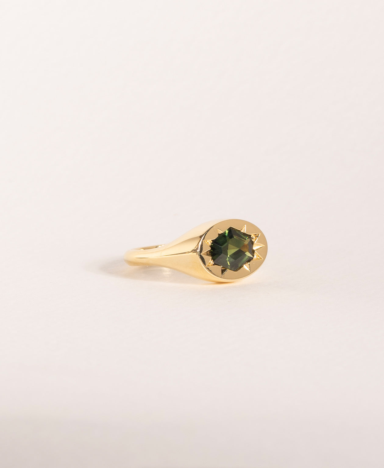 Lennon Signet - 18k Yellow Gold, Hexagonal Cut Green Sapphire 2.01 carat