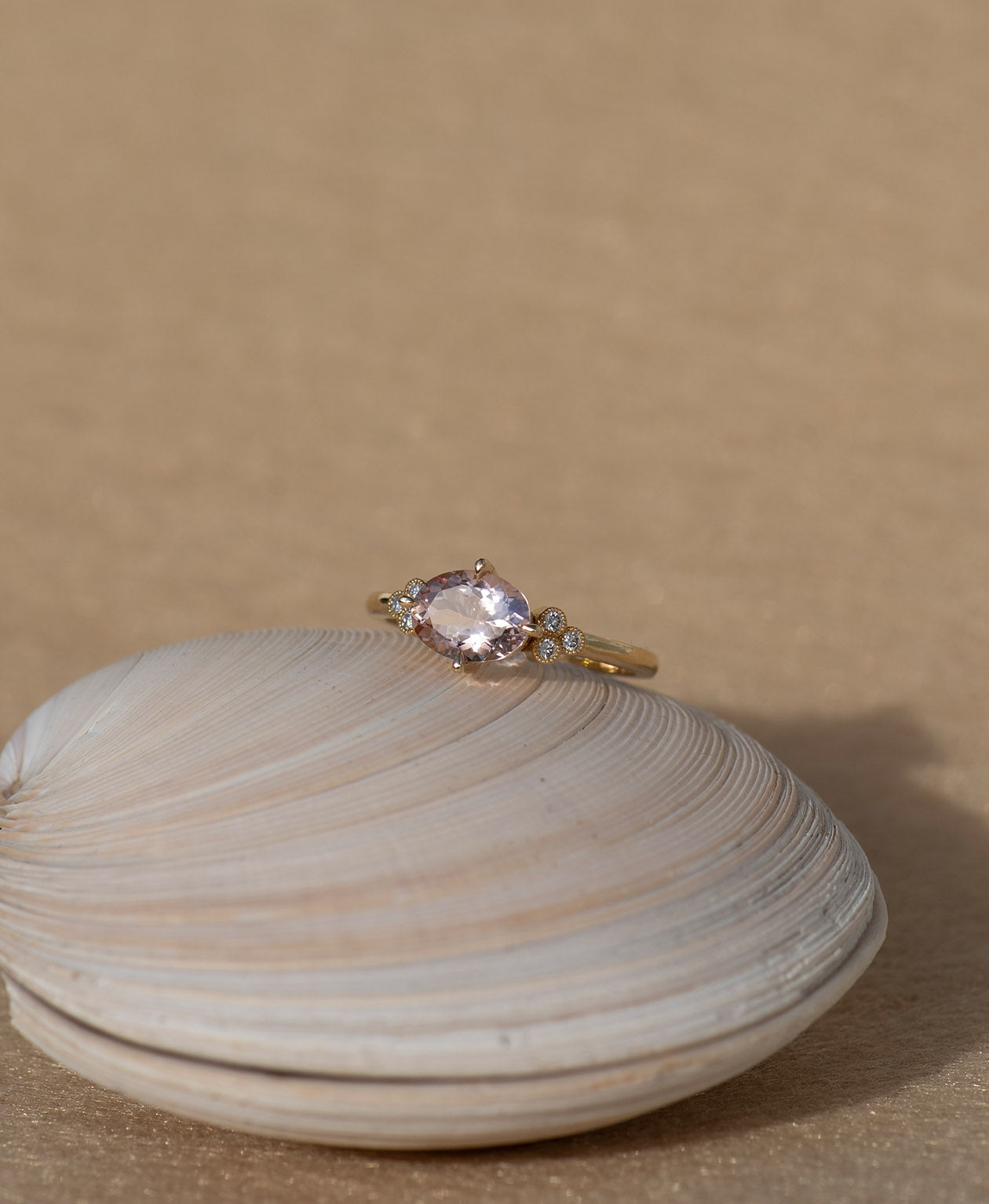 Mon Cheri Engagement Ring - 18k Yellow Gold, Oval Brilliant Cut Morganite 1.10 carat