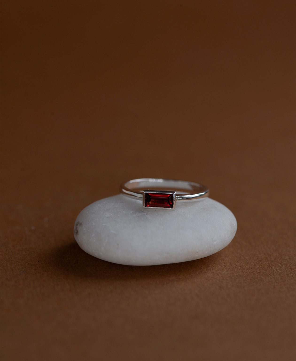 Mon Petit Stacker Ring - 925 Sterling Silver, Baguette Garnet