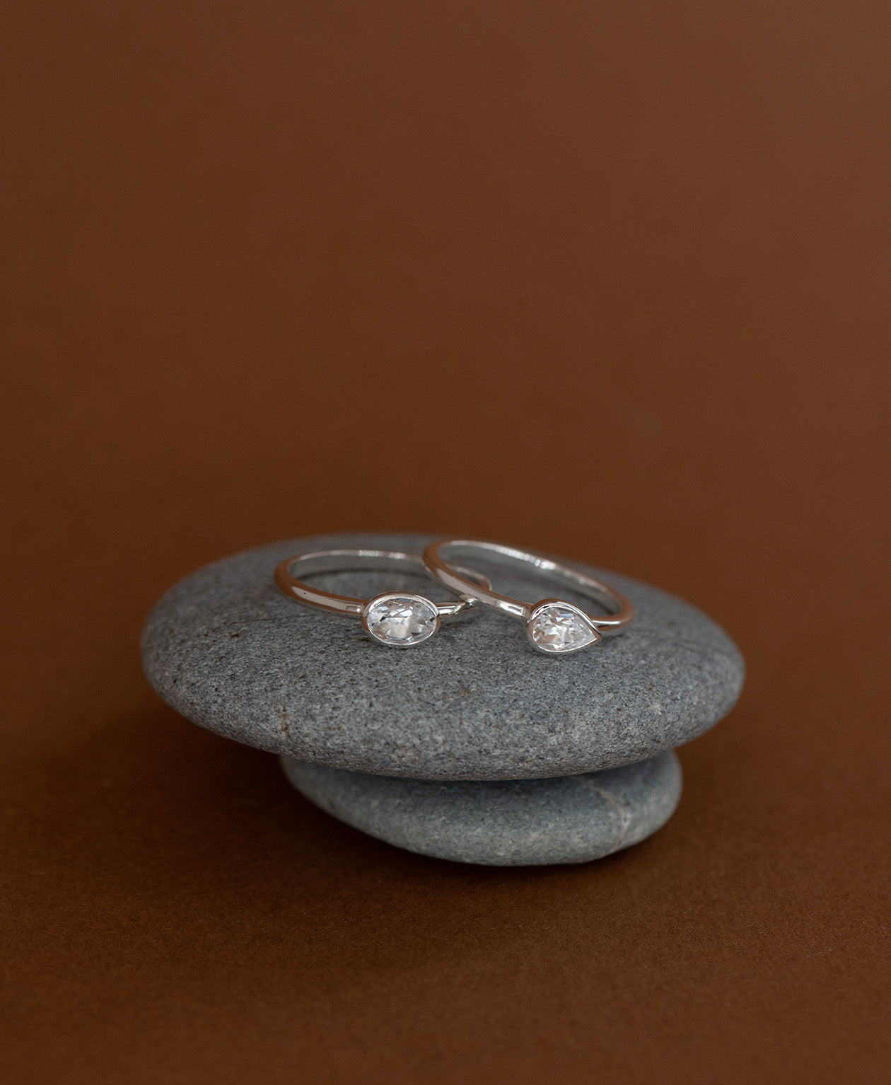 Mon Petit Stacker Ring - 925 Sterling Silver, Oval White Topaz