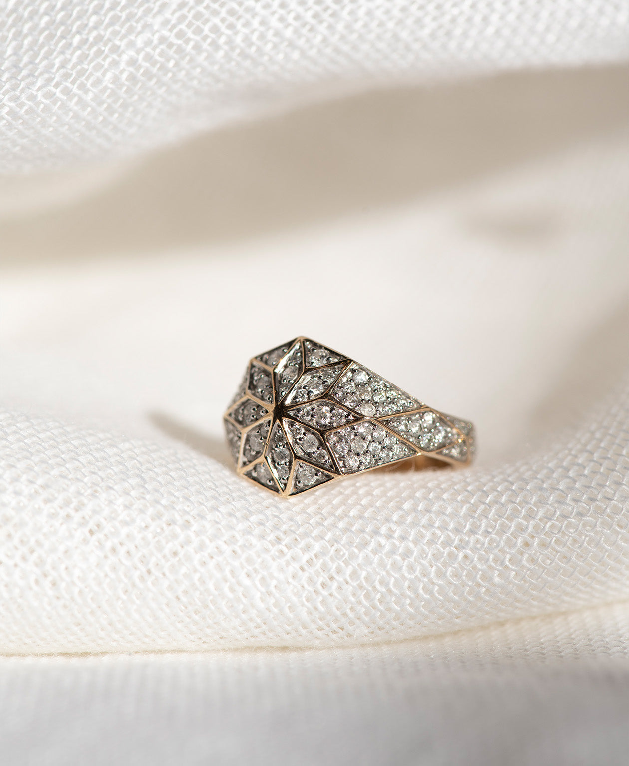 Venus Star Ring - 18k Yellow Gold, Diamond