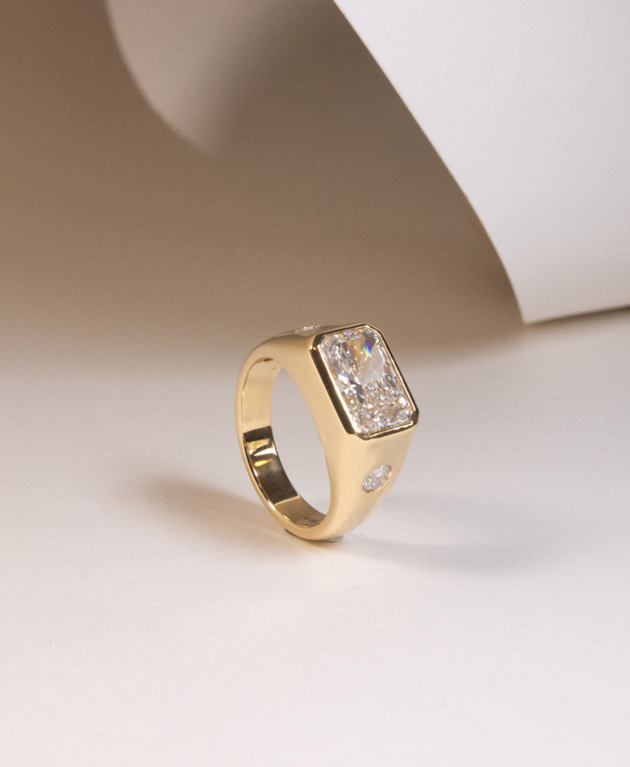 Bespoke 259 - 18k Yellow Gold, Diamond