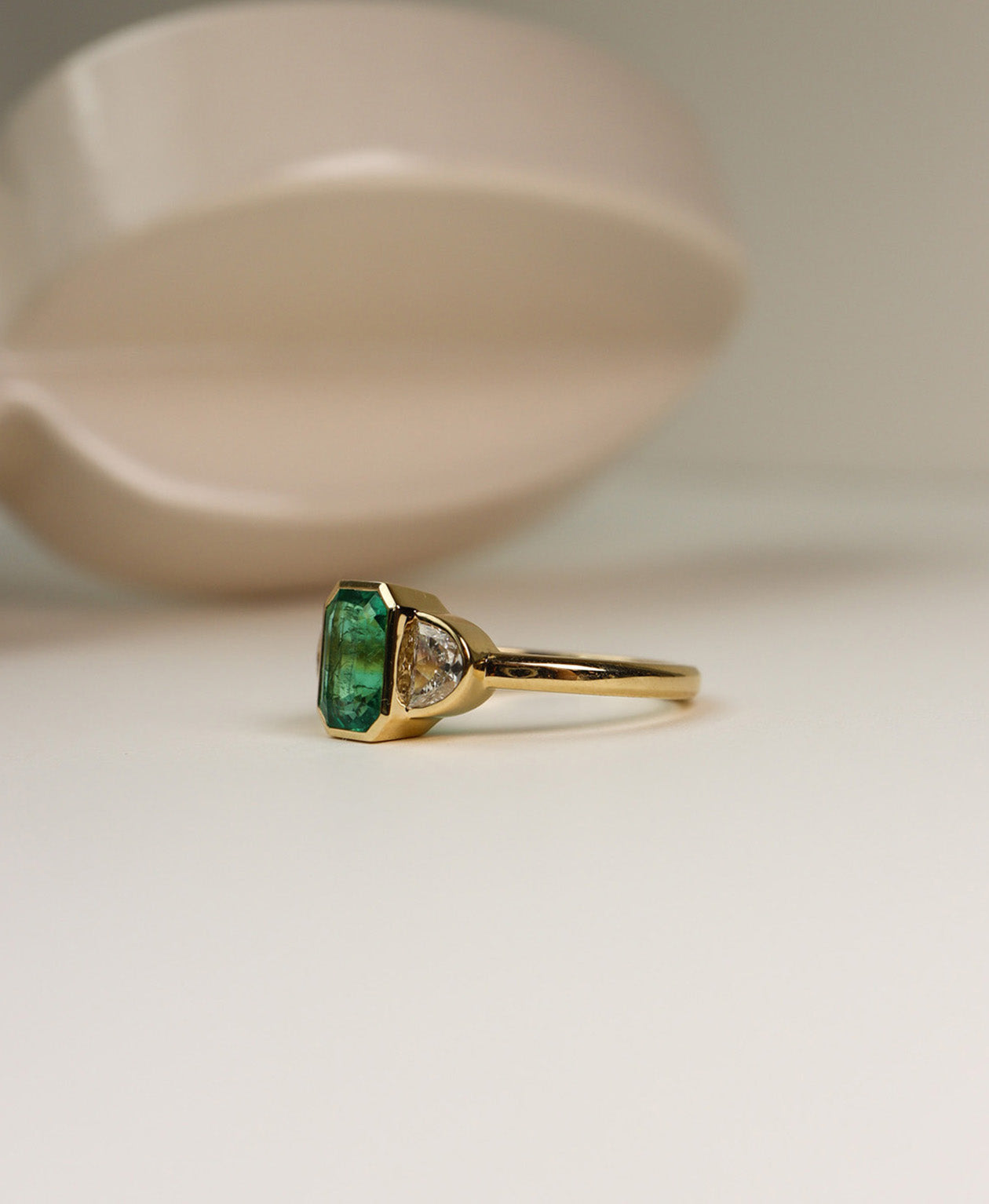 Bespoke 260 - 18k Yellow Gold, Emerald