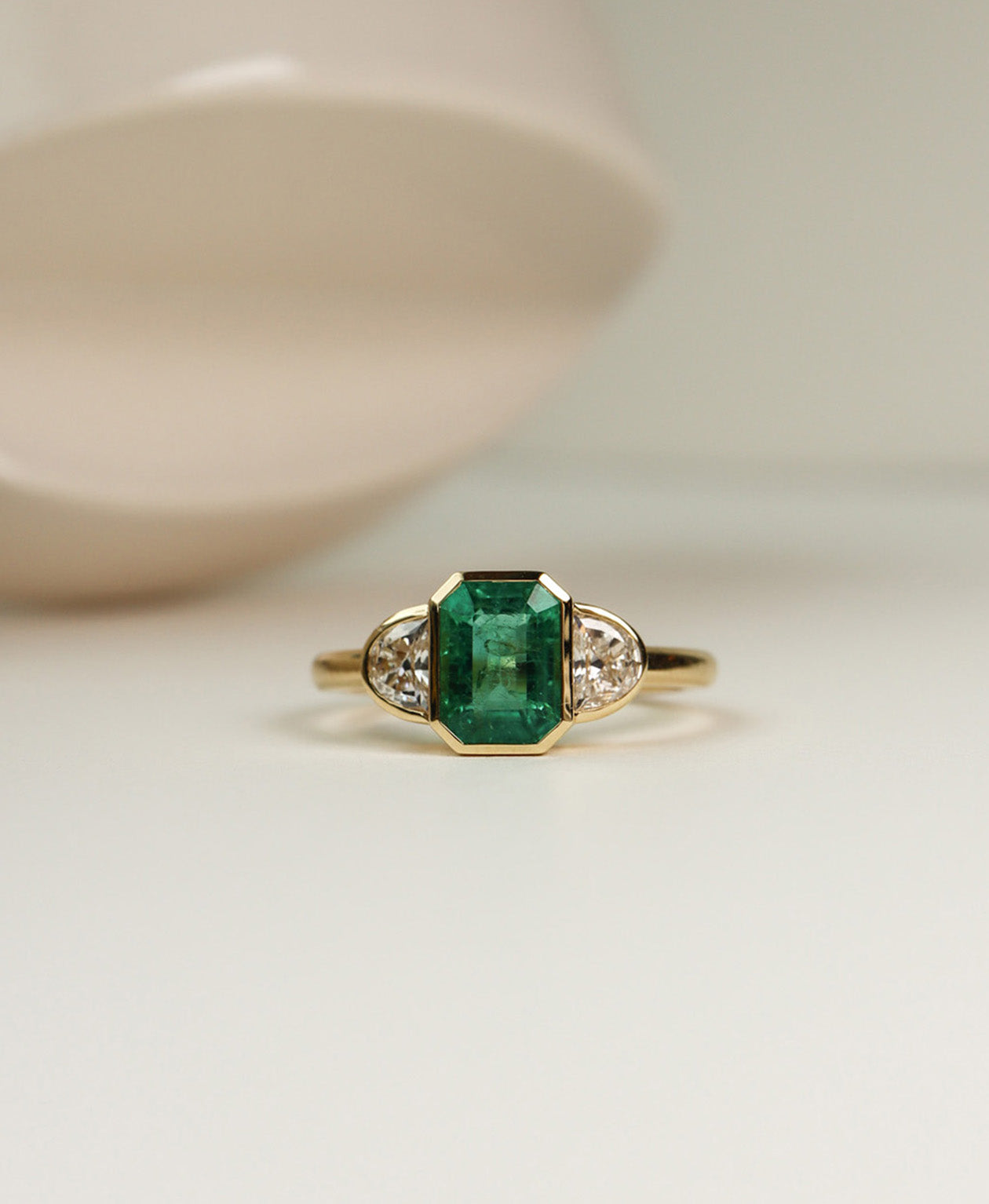 Bespoke 260 - 18k Yellow Gold, Emerald