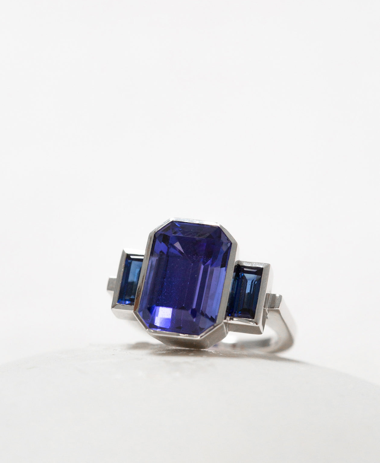 Bespoke 146 - Platinum, Tanzanite