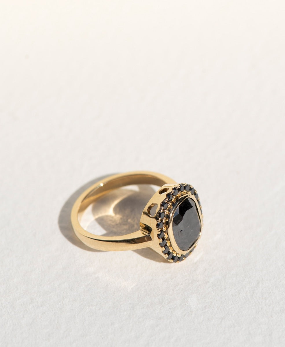 Bespoke 214 - 18k Yellow Gold, Black Diamond