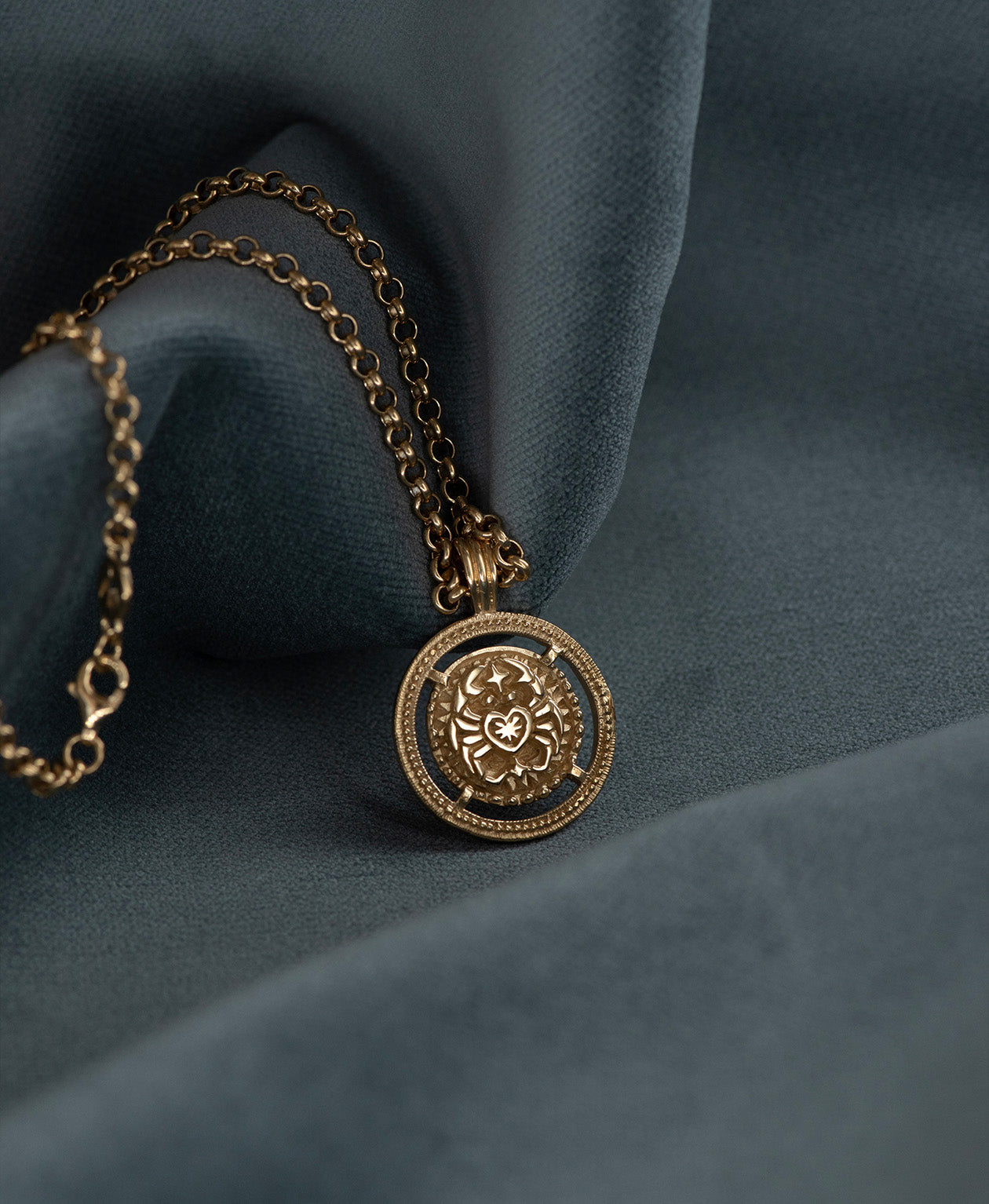 cancer-necklace-gold-zoe-and-