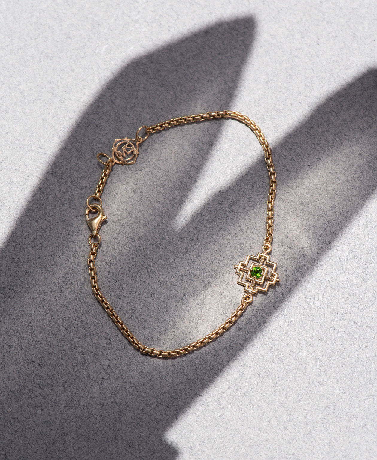 Centred Bracelet - 22k Gold Vermeil, Chrome Diopside