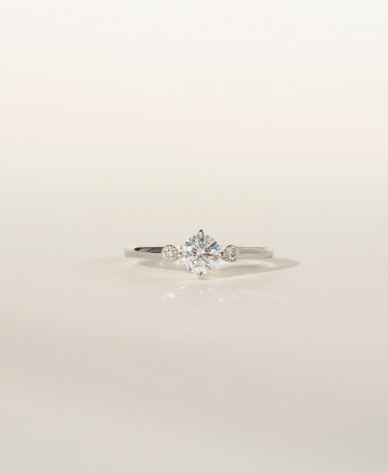 Claridad Engagement Ring - Platinum, Round Brilliant Cut Diamond 0.50 carat