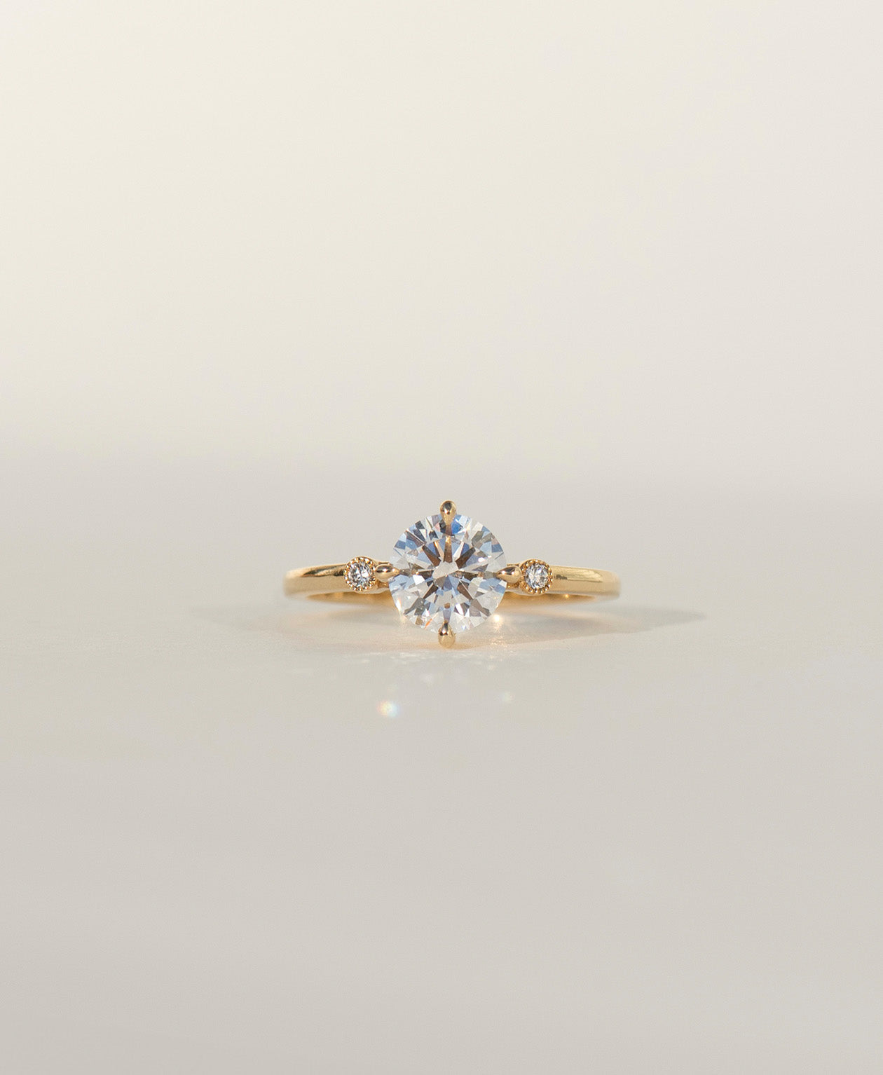 Claridad Engagement Ring - 18k Yellow Gold, Round Brilliant Cut Diamond 1 carat