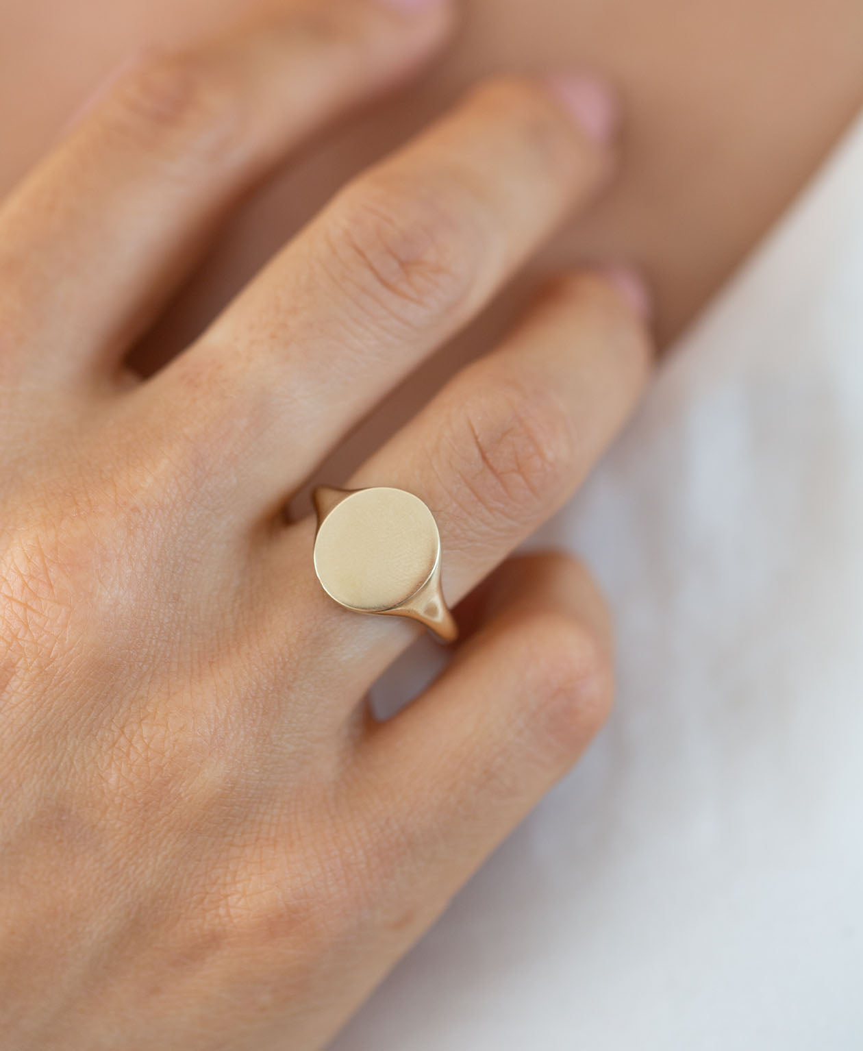Classic Polished Signet - 9k Yellow Gold
