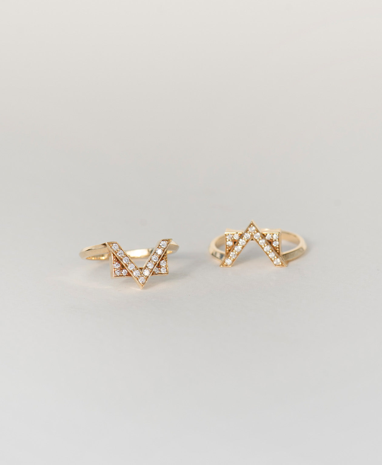 Deco Wedding Band - 18k Yellow Gold, Diamond