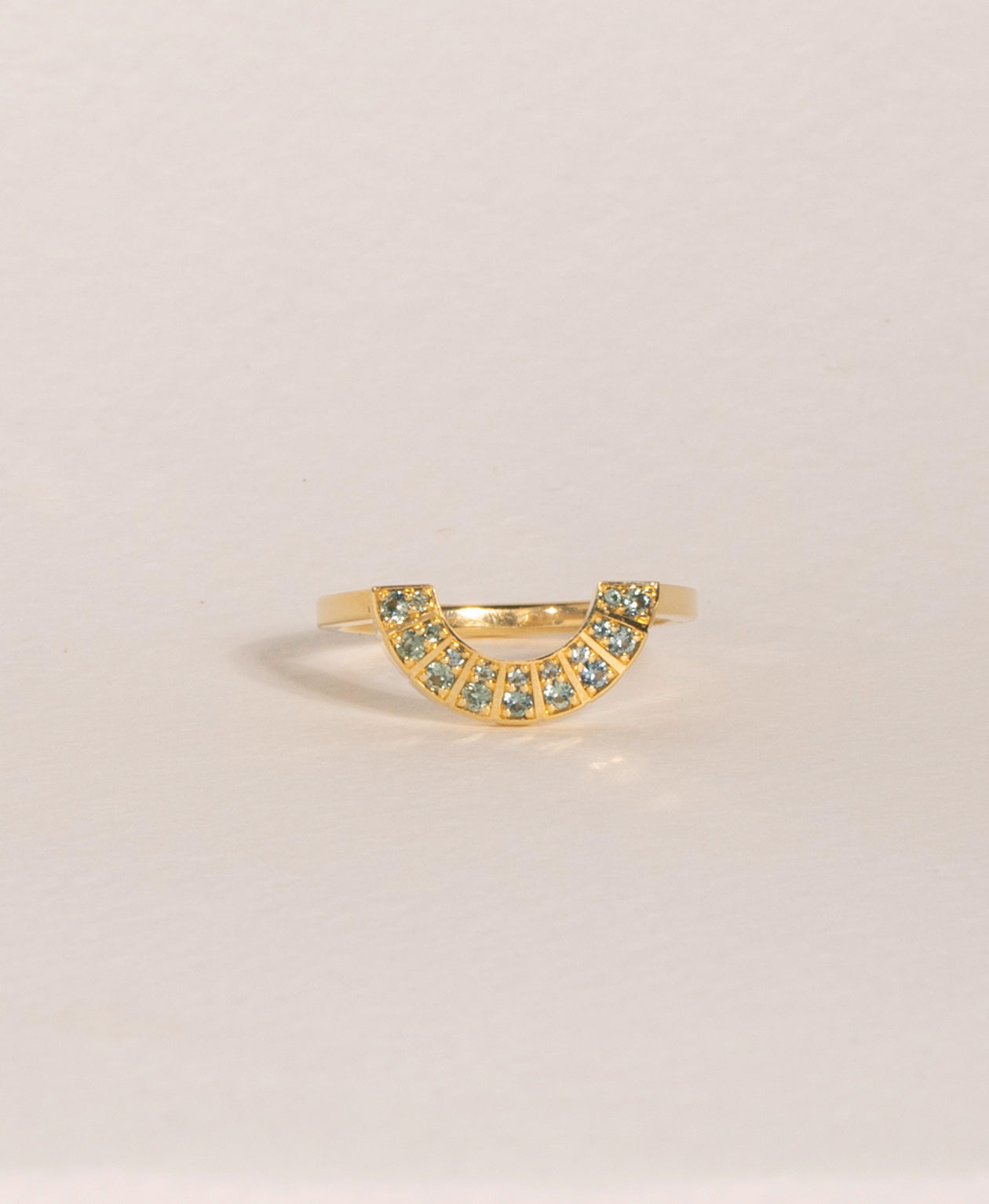 Deco Sun Band - 18k Yellow Gold, Round Mixed Cut Green Sapphire 0.37 carat