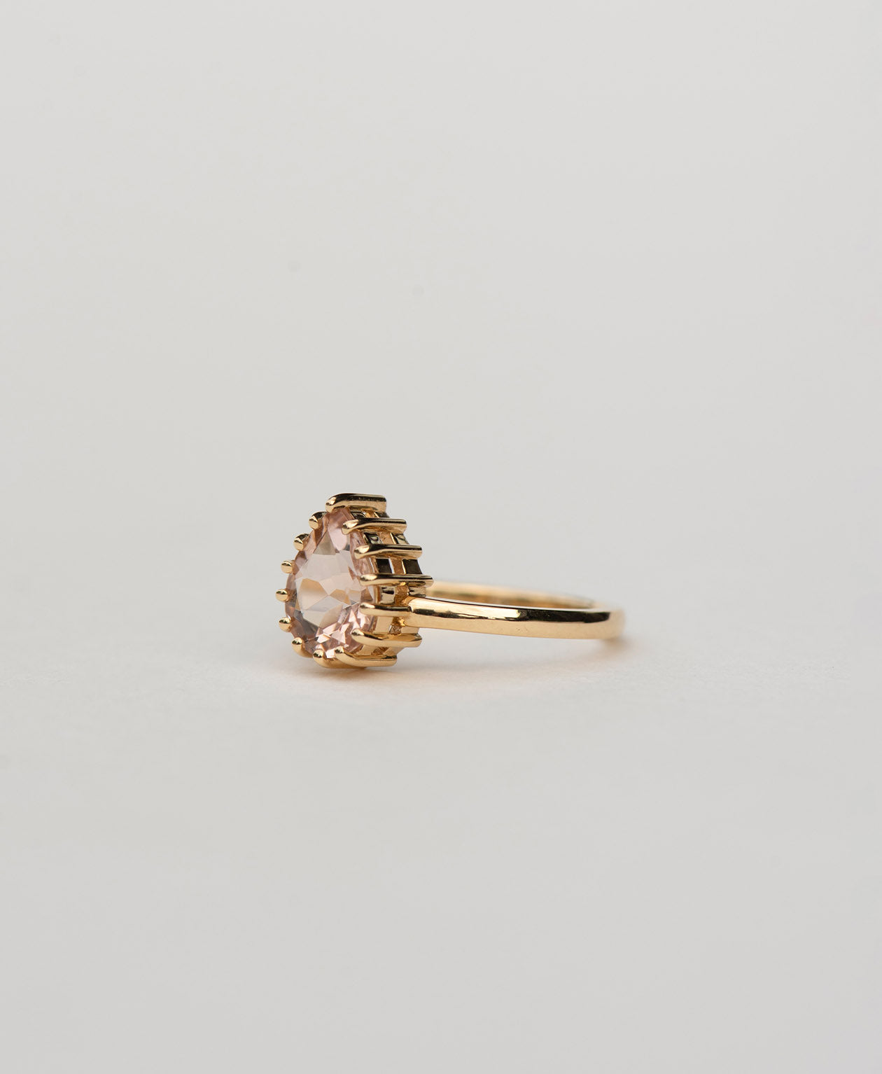 Eros Engagement Ring - 18k Yellow Gold, Pear Cut Morganite 1.34 carat