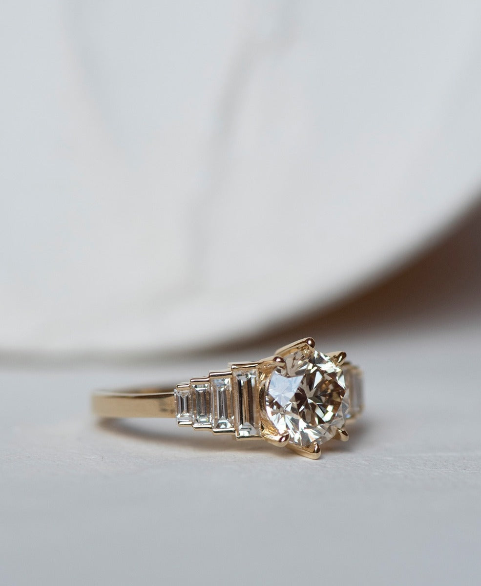 Fides Engagement Ring - 18k Yellow Gold, Round Brilliant Cut Champagne Diamond 1.5 carat