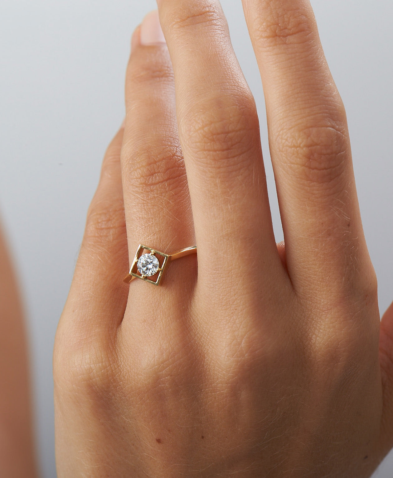 Freya Engagement Ring - 18k Yellow Gold, Round Brilliant Cut Lab Grown Diamond 0.79 carat