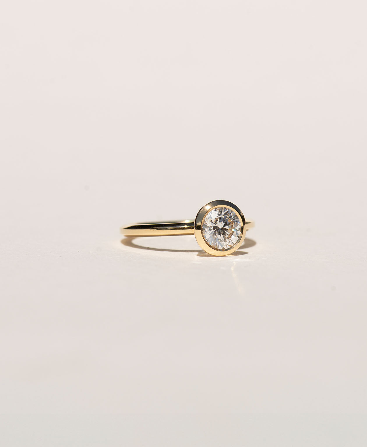 Frida Engagement Ring - 18k Yellow Gold, Round Brilliant Cut Diamond 1.06 carat