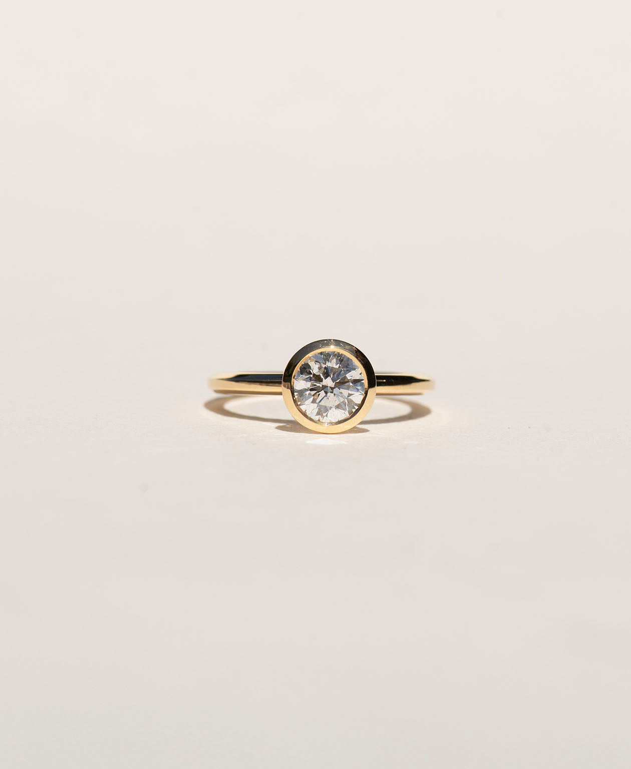 Frida Engagement Ring - 18k Yellow Gold, Round Brilliant Cut Diamond 1.06 carat