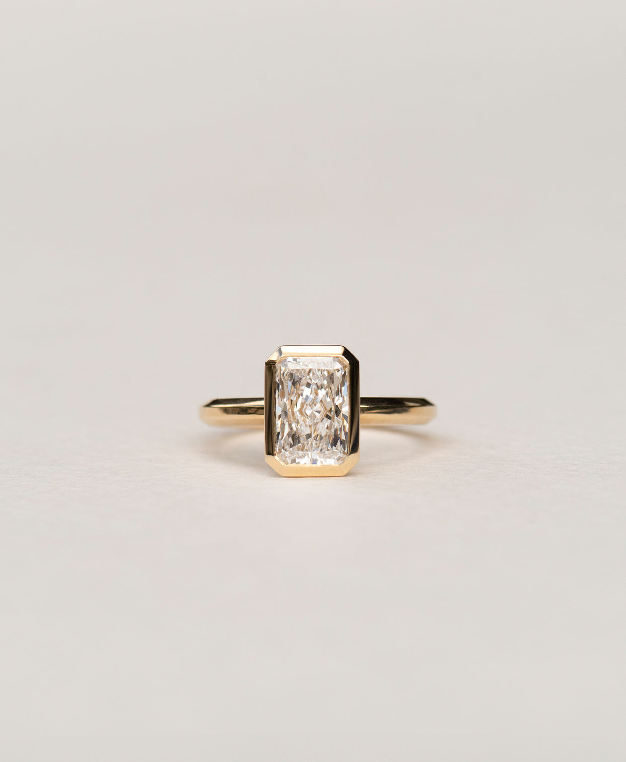 Frida Engagement Ring - 18k Yellow Gold, Radiant Cut Lab Grown Diamond 2.80 carat