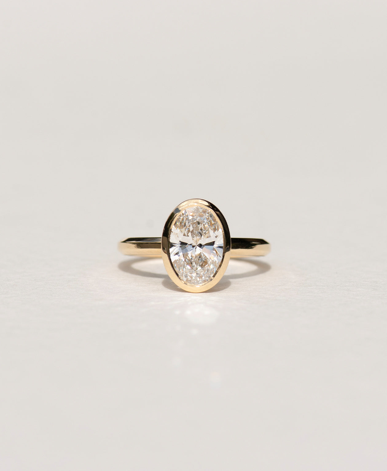Frida Engagement Ring - 18k Yellow Gold, Oval Brilliant Cut Lab Grown Diamond 2.0 carat