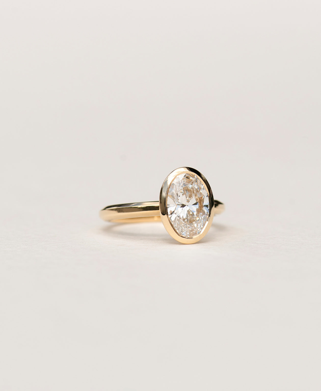 Frida Engagement Ring - 18k Yellow Gold, Oval Brilliant Cut Lab Grown Diamond 2.0 carat