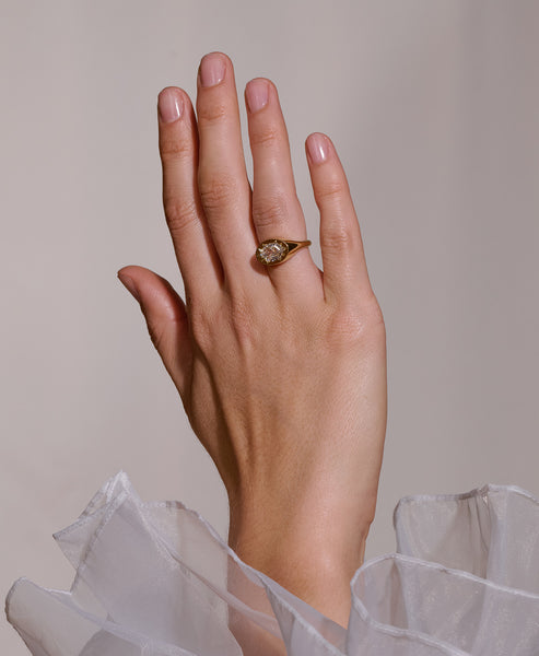 Lennon Signet - 18k Yellow Gold, Hexagonal Mixed Cut Lab Grown