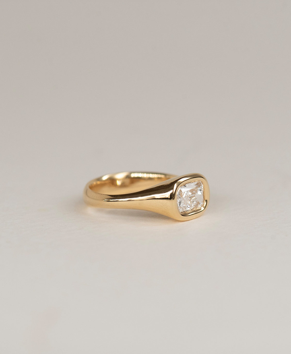 Mila Engagement Ring - 18k Yellow Gold, Radiant Cut Lab Grown Diamond 1.0 carat