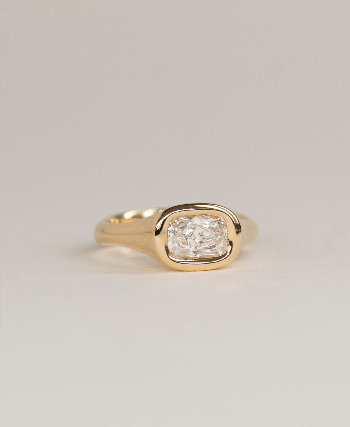 Mila Engagement Ring - 18k Yellow Gold, Radiant Cut Lab Grown Diamond 1.0 carat