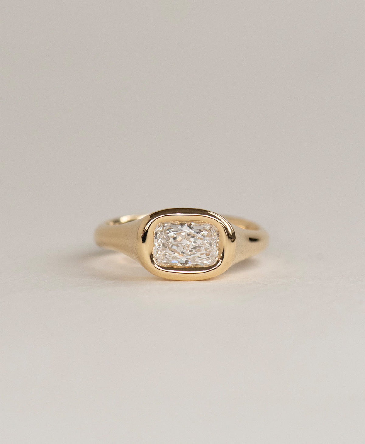 Mila Engagement Ring - 18k Yellow Gold, Radiant Cut Lab Grown Diamond 1.0 carat