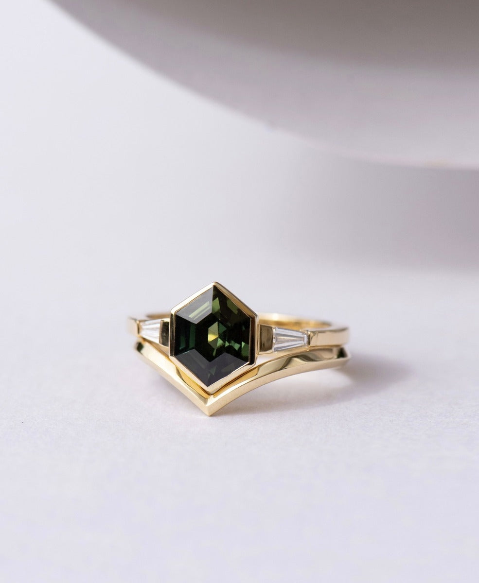 Mira Engagement Ring - 18k Yellow Gold, Hexagonal Cut Green Sapphire 1.86 carat