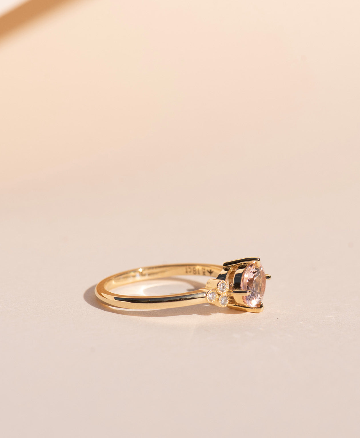 Mon Cheri Engagement Ring - 18k Yellow Gold, Oval Brilliant Cut Morganite 1.10 carat